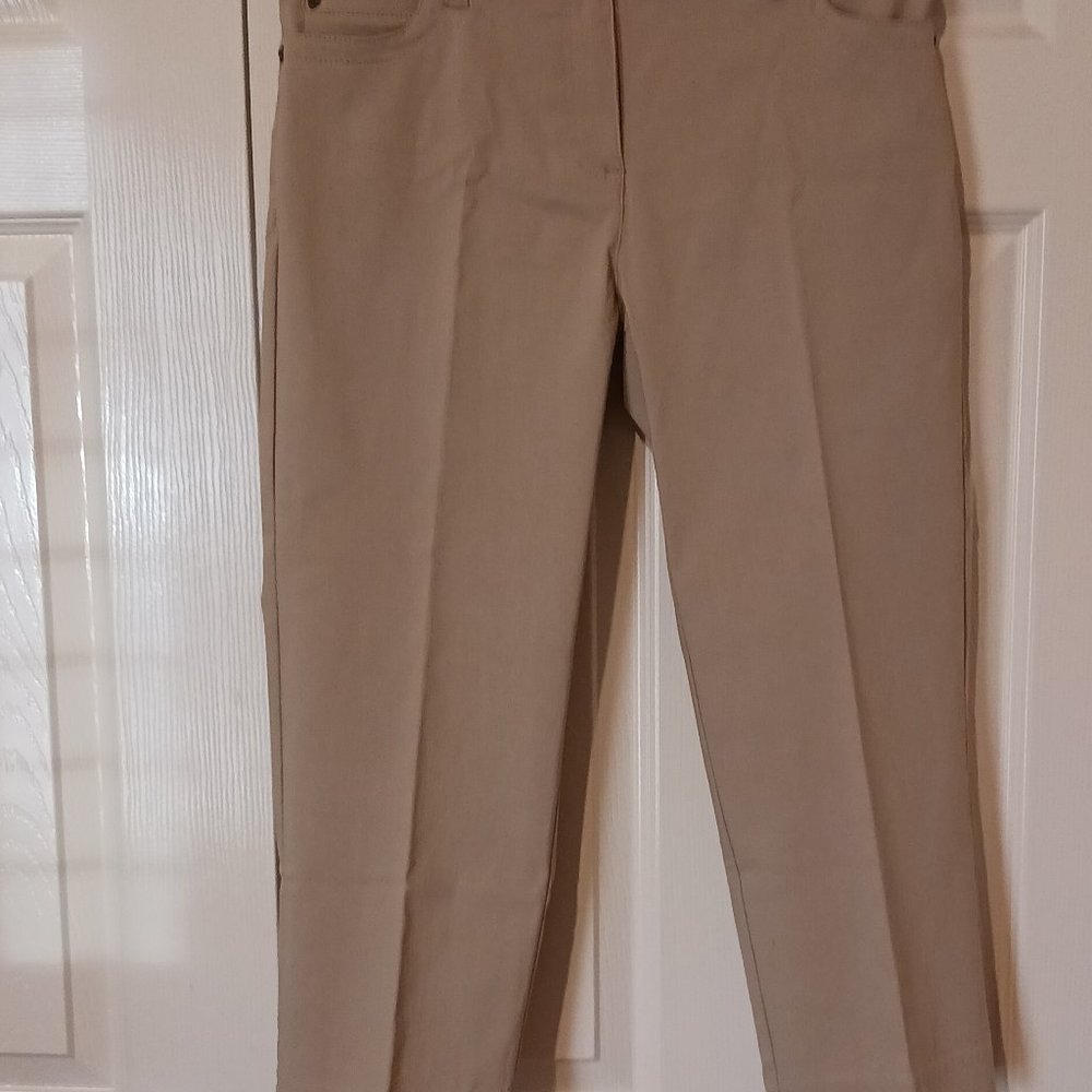 Zac and Rachel Women's Capris Size 6